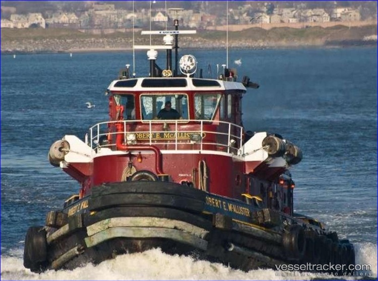 Robert-E.-Mcallister - Tug vessel