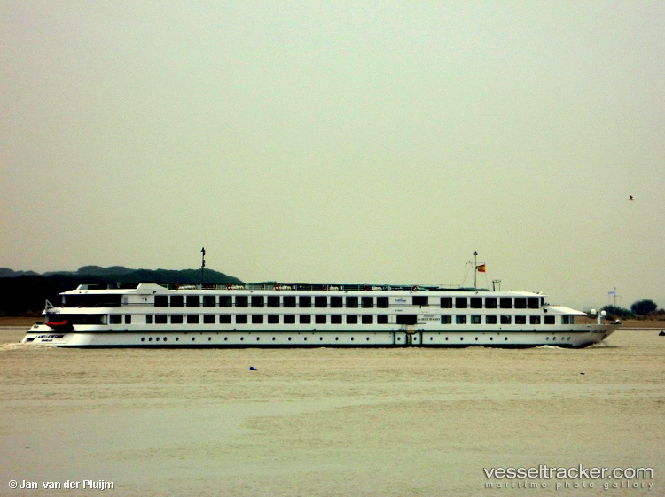 La-Belle-De-Cadix - Cruise Ship vessel
