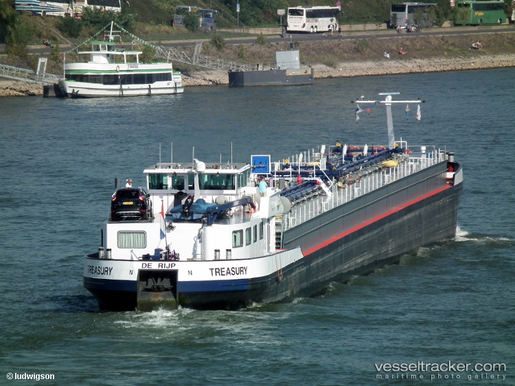 Treasure - Other Tanker vessel