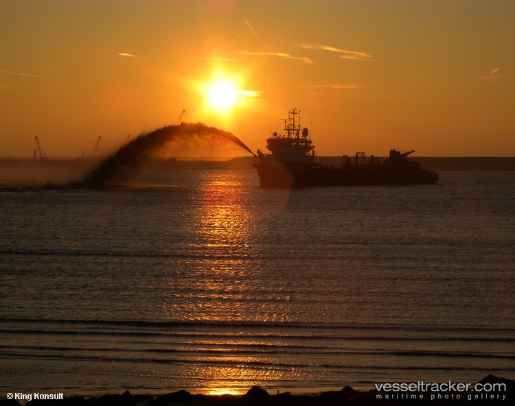 Ham-311 - Hopper Dredger vessel