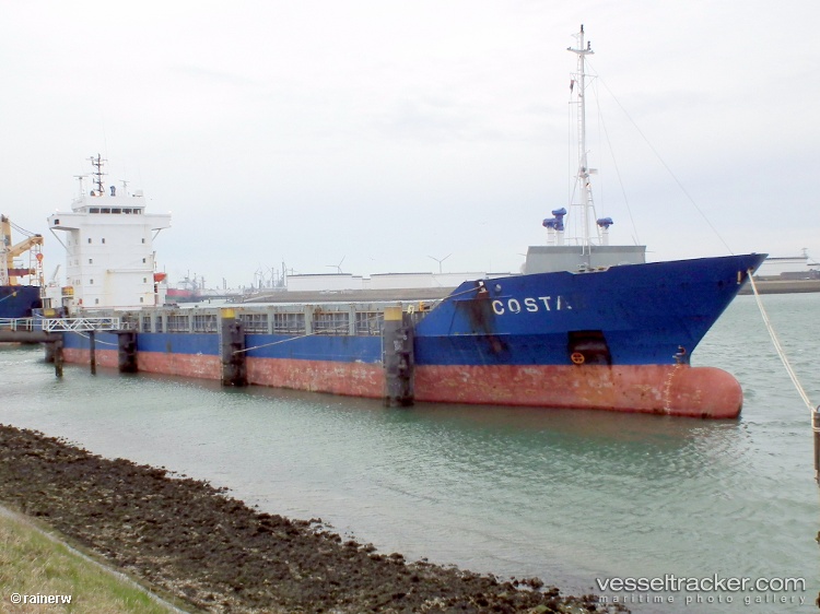 Lucky - Container Ship