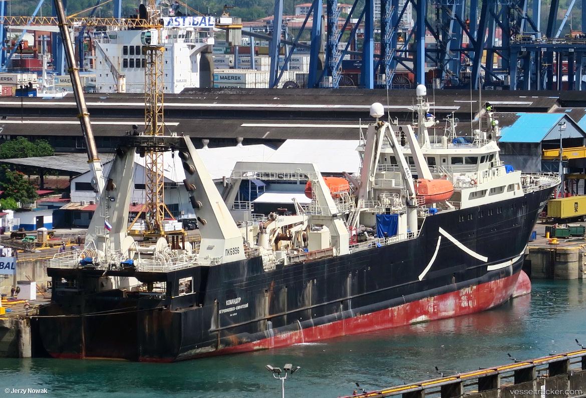 Komandor - Fish Factory Ship