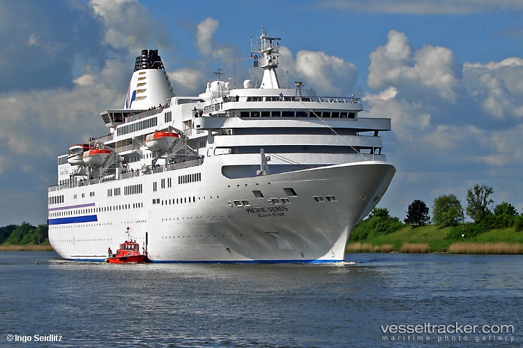 Eastern-Venus - Cruise Ship vessel
