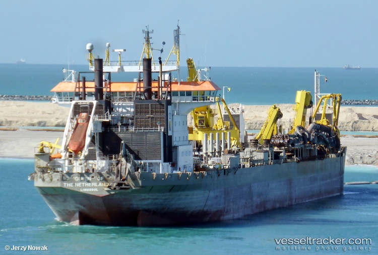 Queen-Of-Netherlands - Hopper Dredger vessel