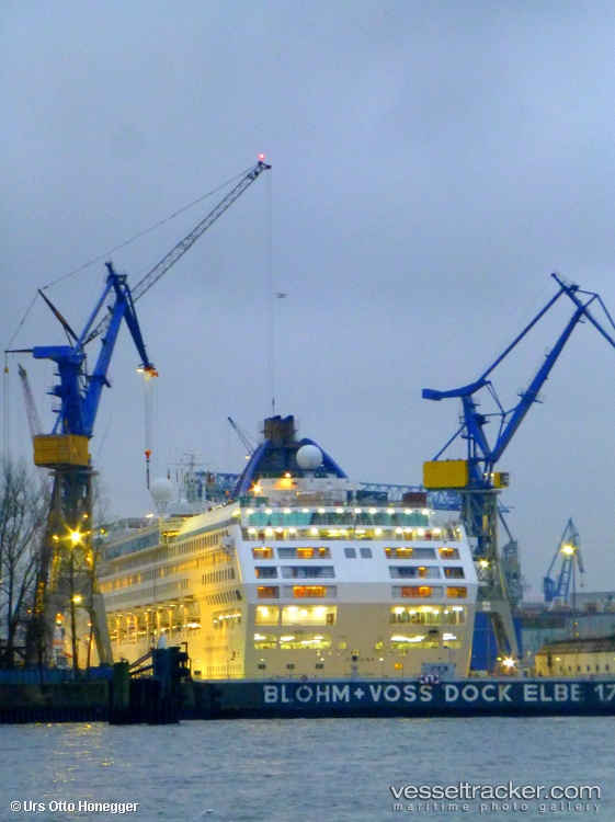 Queen-Of-The-Oceans - Cruise Ship vessel