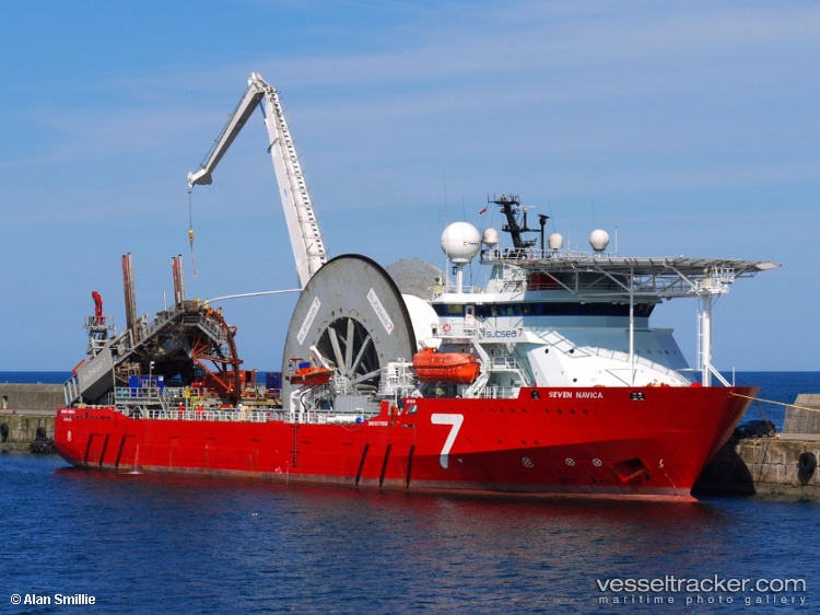 Seven-Navica - Pipe Layer vessel