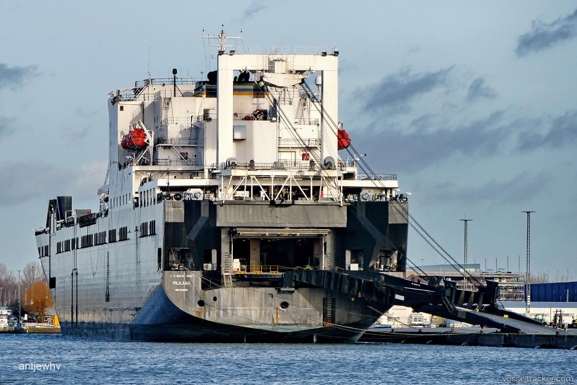 Usns-Pililaau - Vehicles Carrier vessel