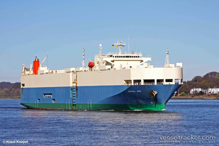 Astral-Ace - Vehicles Carrier vessel