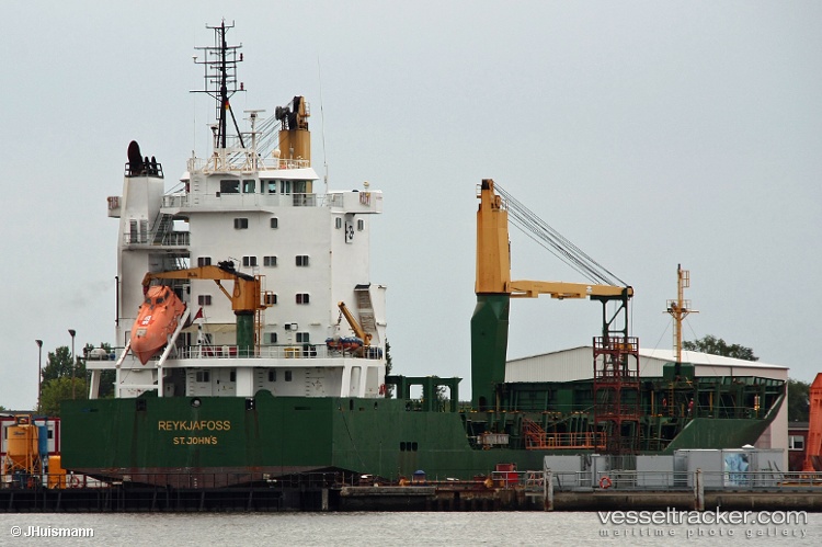 Ilha-Da-Madeira - Container Ship vessel