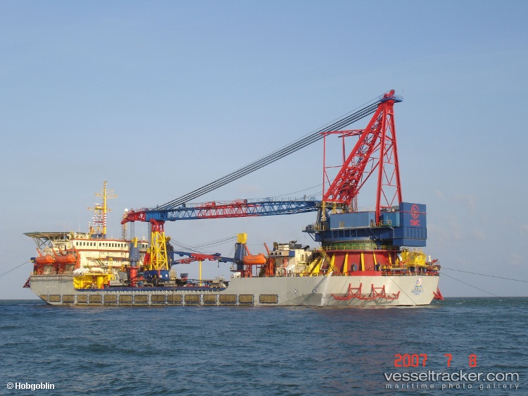 Blue-Giant - Crane Ship vessel