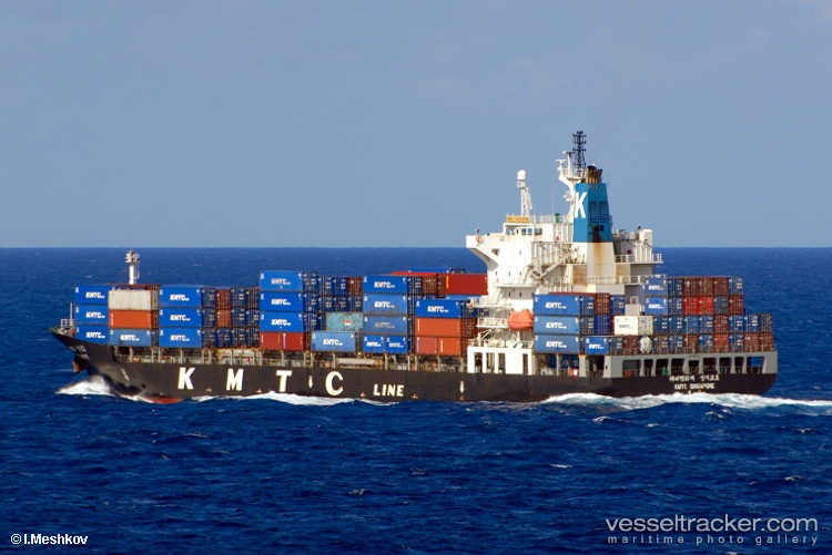 Kmtc-Singapore - Container Ship