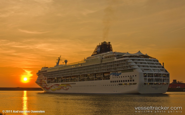 Norwegian-Sun - Cruise Ship vessel