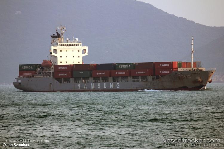 Ocean-Breeze-I - Container Ship