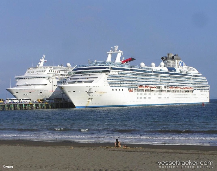 Island-Princess - Cruise Ship vessel