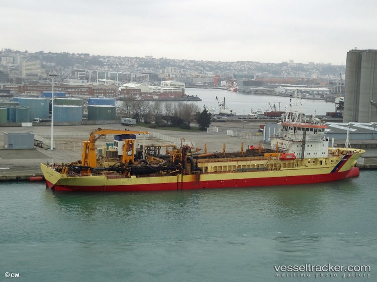 Samuel-De-Champlain - Hopper Dredger vessel