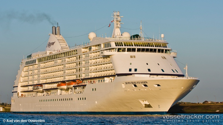 Seven-Seas-Voyager - Cruise Ship vessel