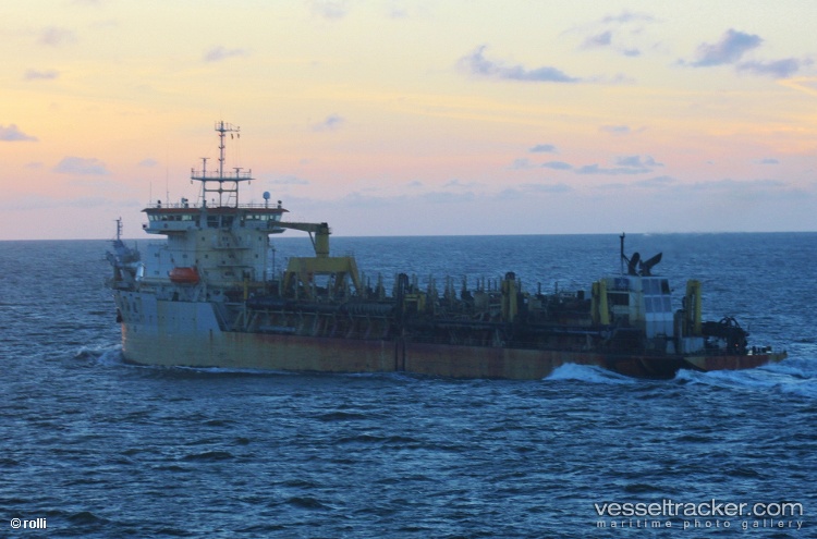 Xinhailong - Hopper Dredger vessel