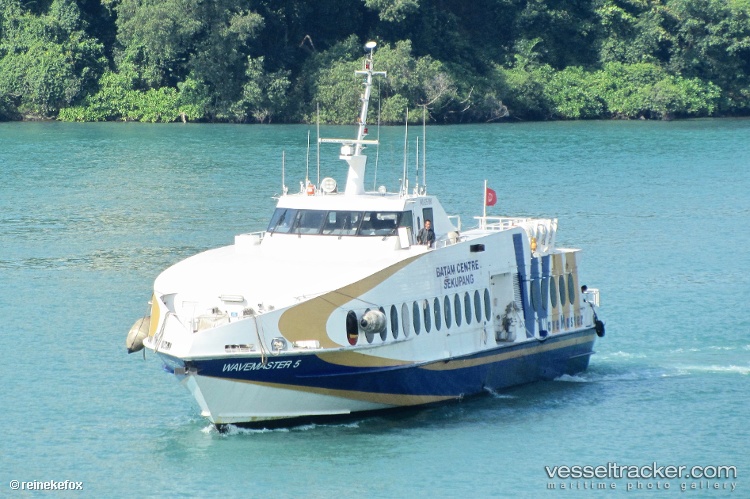 Wavemaster5 - Passenger Ship vessel