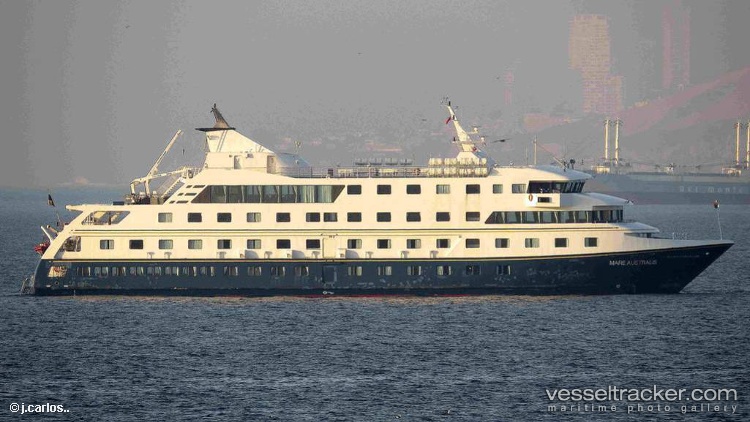 Santa-Cruz-Ii - Cruise Ship vessel