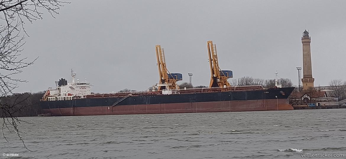 Earth - Crude Oil Tanker vessel