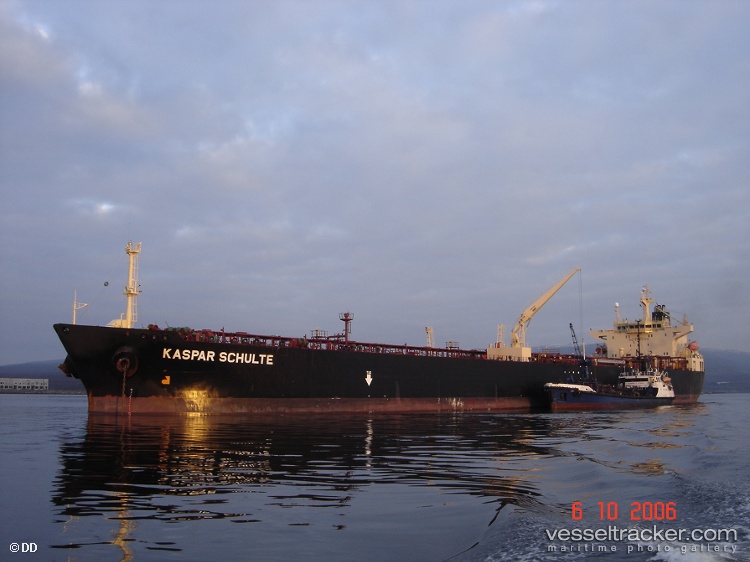 Pier - Oil Products Tanker vessel
