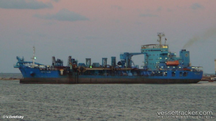 Mecca - Hopper Dredger