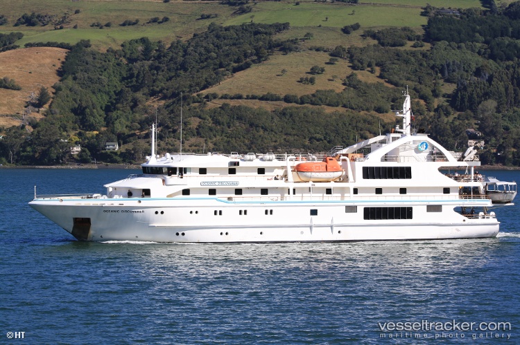 Coral-Discoverer - Cruise Ship vessel