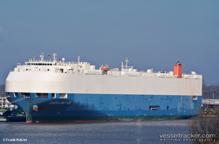 Sfl-Composer - Vehicles Carrier vessel