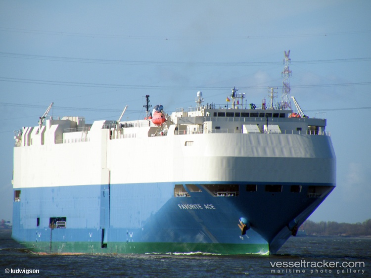 Sfl-Conductor - Vehicles Carrier vessel