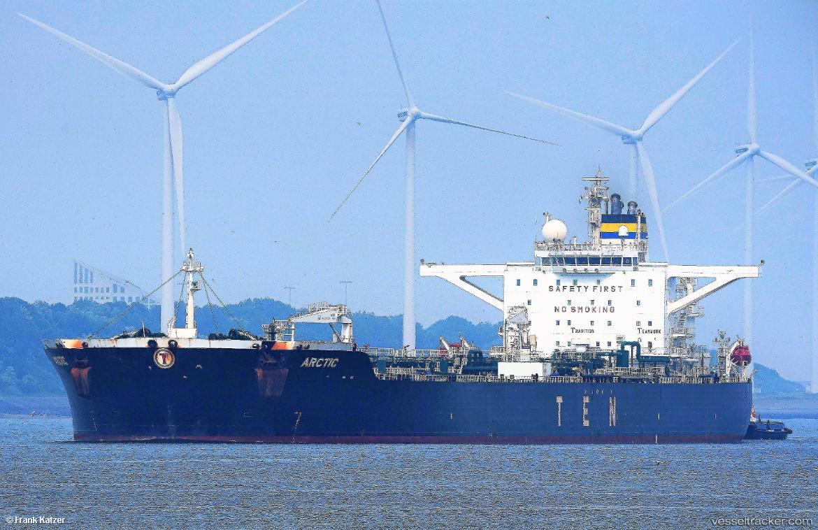 Arctic - Crude Oil Tanker vessel
