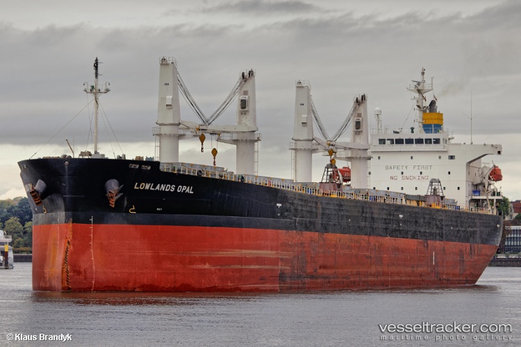 Lowlands-Opal - Bulk Carrier