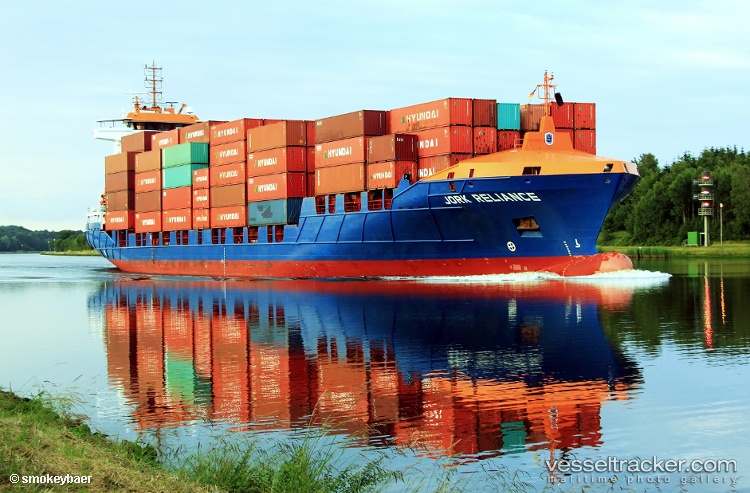 Mirror - Container Ship vessel