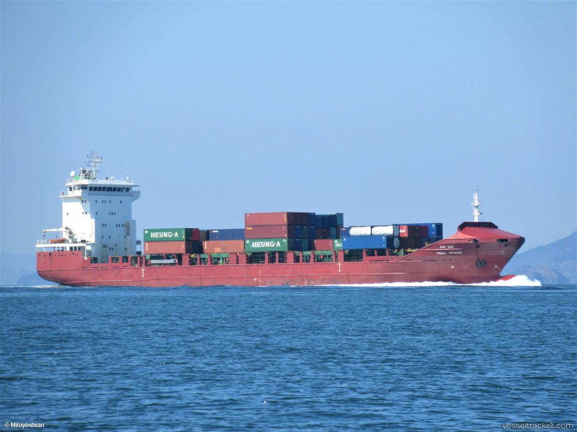 Osaka-Voyager - Container Ship