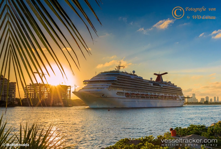 Carnival-Splendor - Cruise Ship vessel