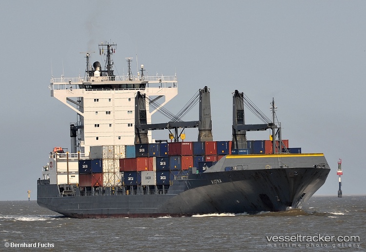 Queen-B-Iii - Container Ship vessel