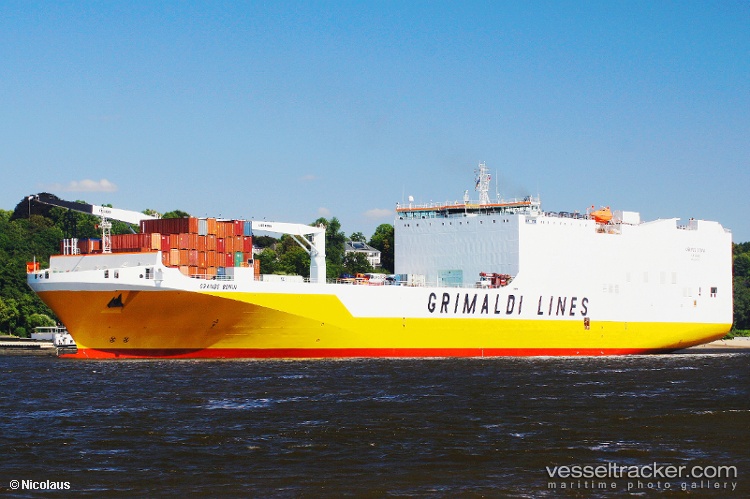 Grande-Benin - Vehicles Carrier vessel