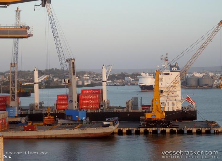Okee-Henri - Container Ship