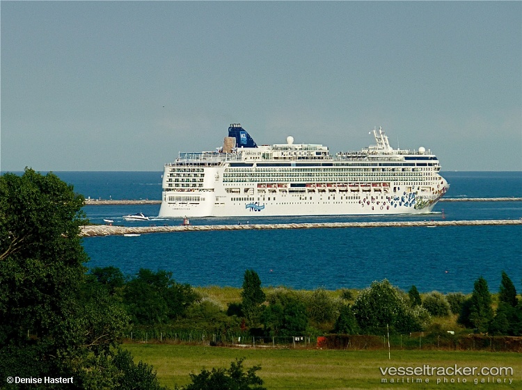 Norwegian-Gem - Cruise Ship vessel