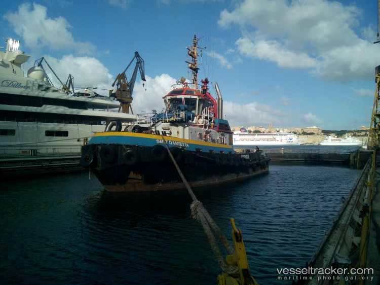 Afrik-Enyi - Tug vessel