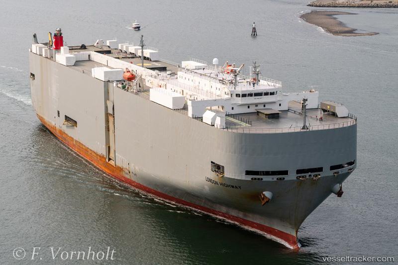 London-Highway - Vehicles Carrier vessel