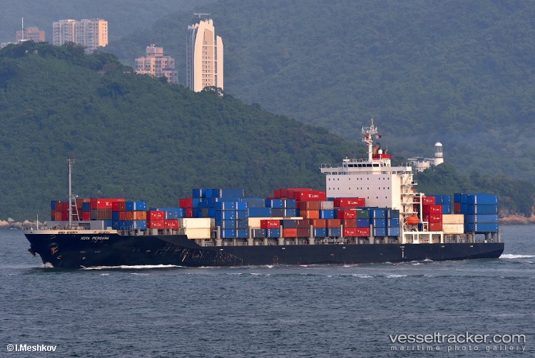Leo - Container Ship vessel