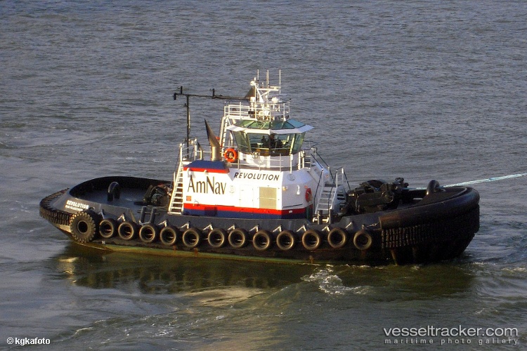 Revolution - Tug vessel