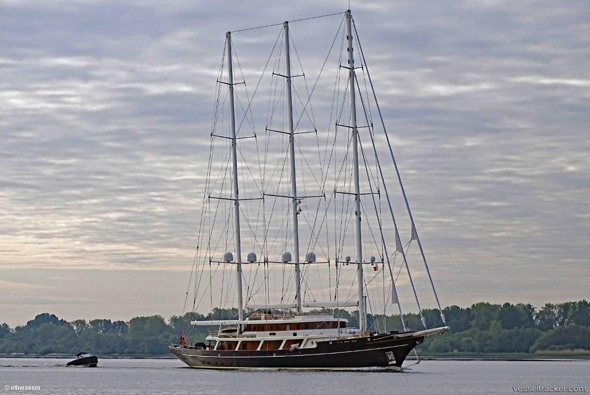 Eos - Service Ship vessel