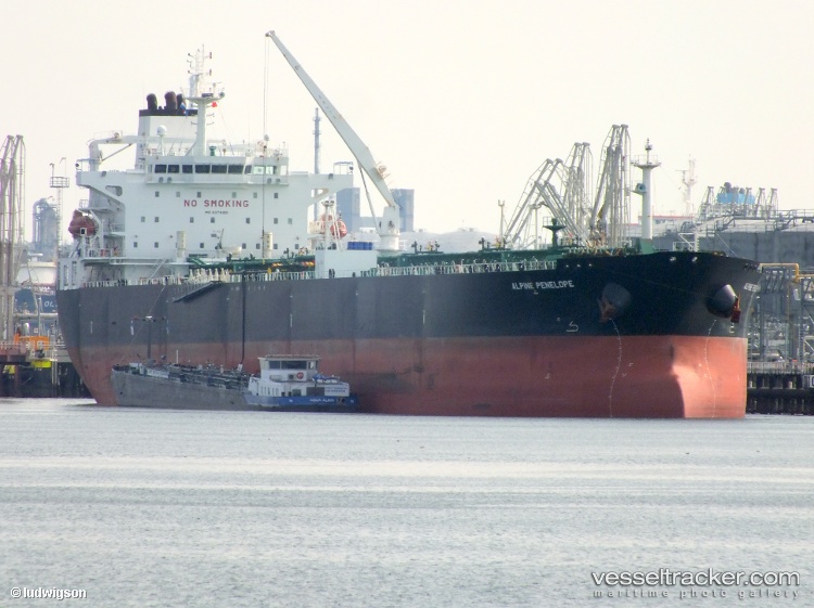 Versa - Crude Oil Tanker vessel