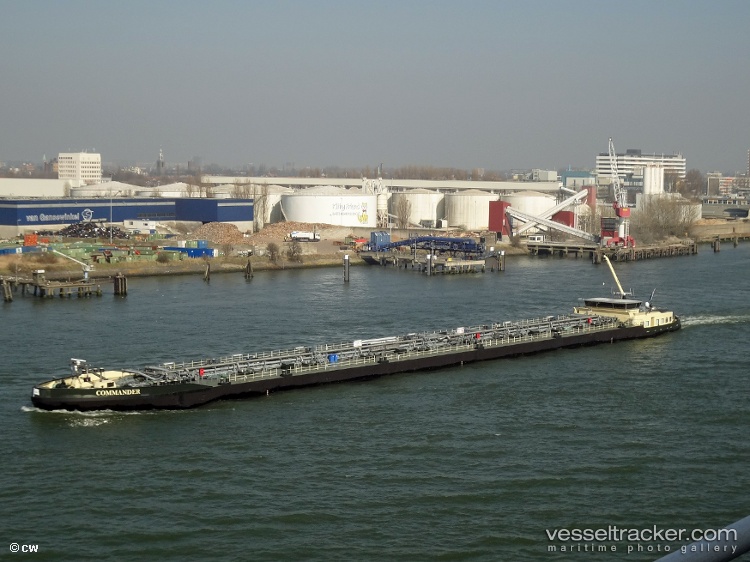 Commander - Other Tanker vessel