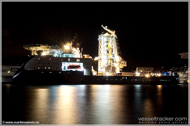 Island-Constructor - Well Stimulation Vessel vessel