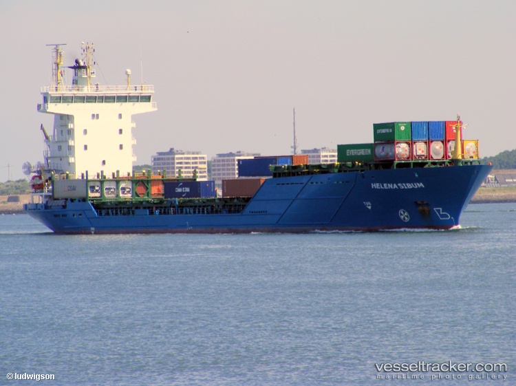 Lucy-Borchard - Container Ship