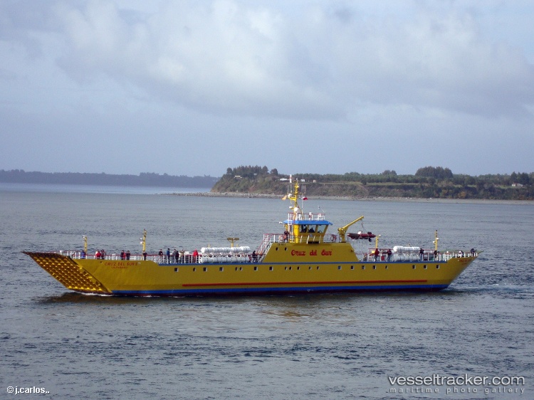 Cruz-Del-Sur-Ii - Passenger Ro Ro Cargo Ship vessel