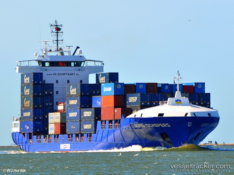 Carlota-B - Container Ship vessel