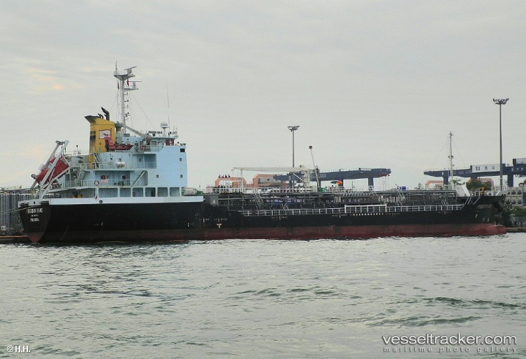 Smf-Ixora - Oil Products Tanker vessel